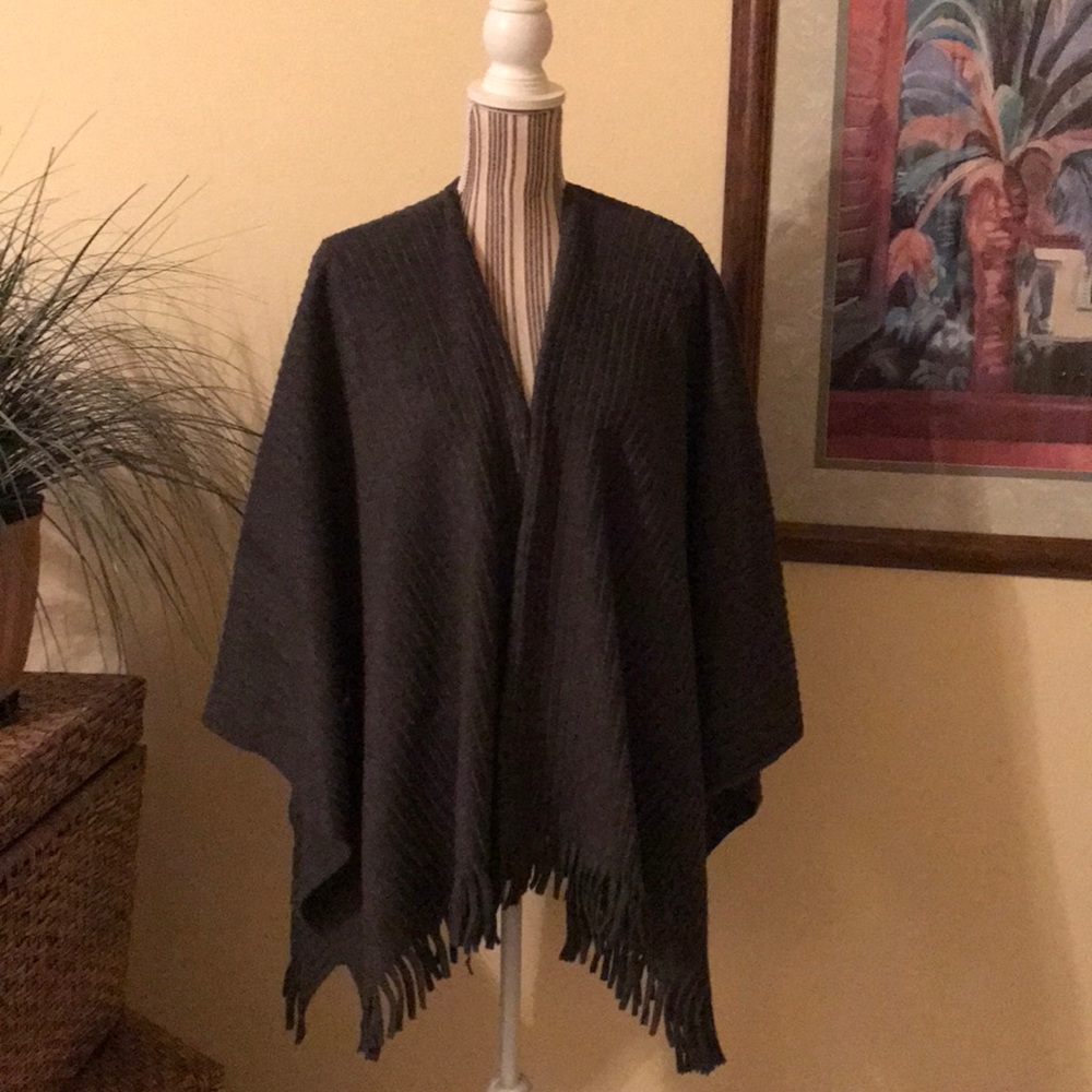 Grey ribbed wrap